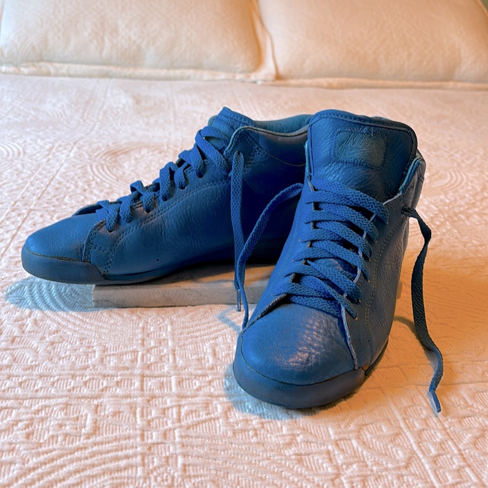 Vintage Nike Sport Classics blue leather high top women’s size 7.5